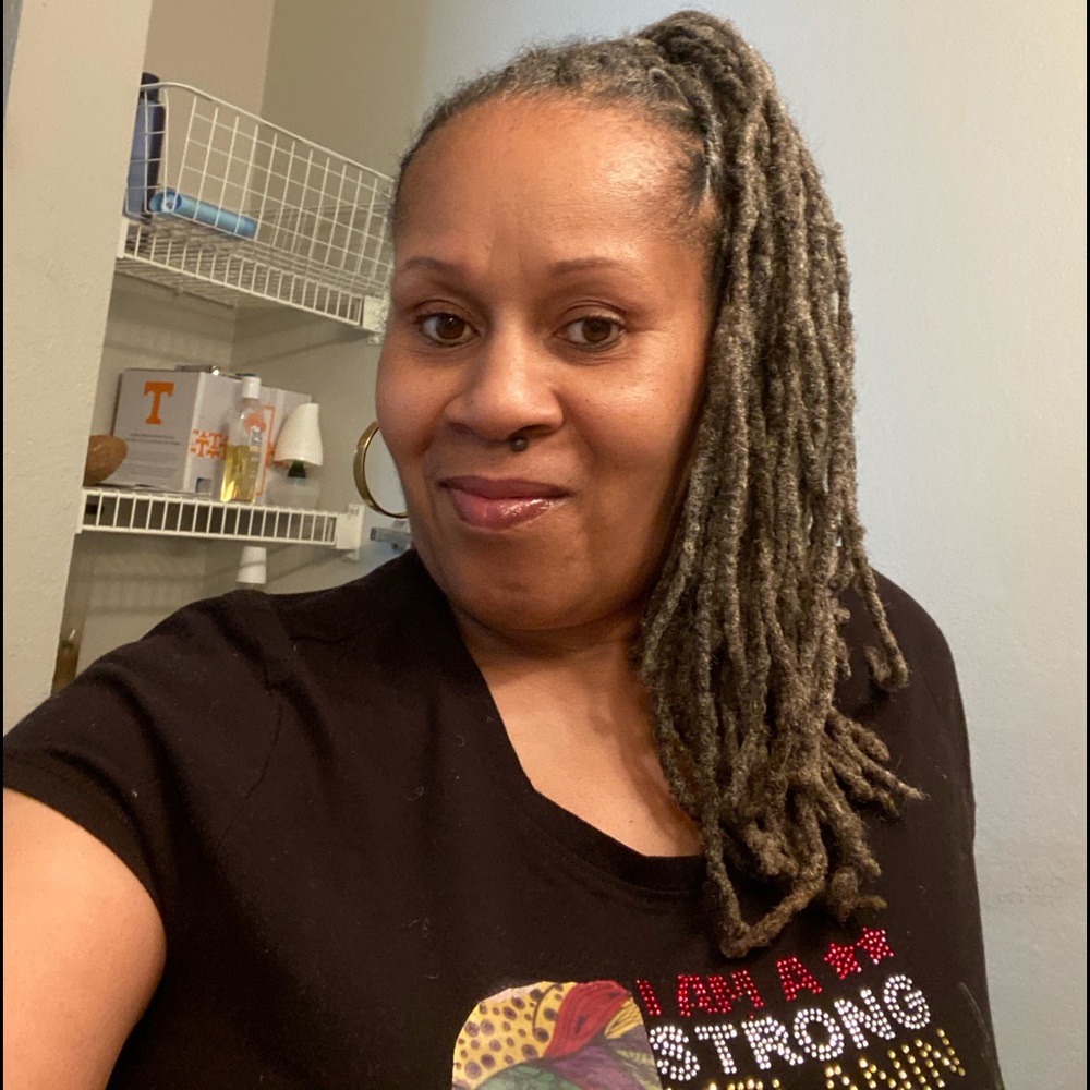 Meet your Posher, Olivia